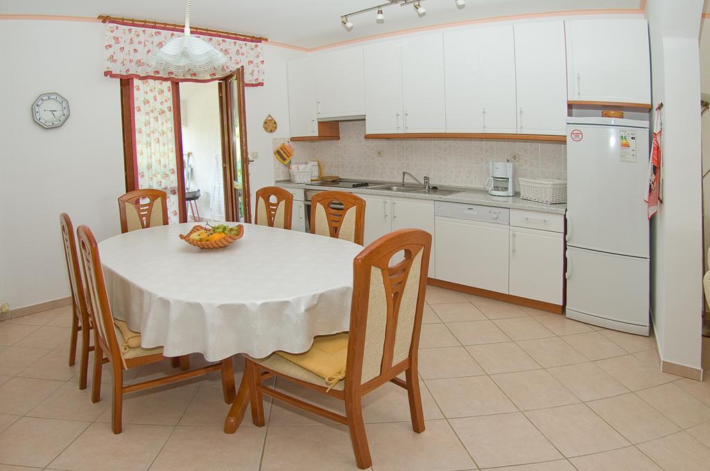 Holiday Home Magnolia Tar-Vabriga Szoba fotó