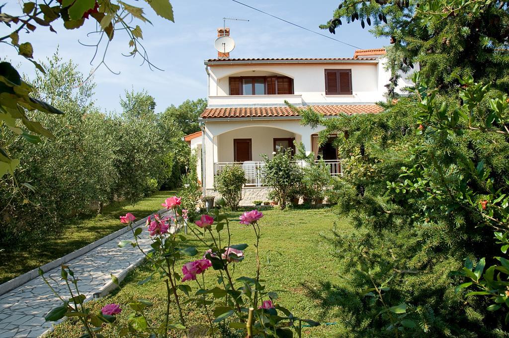 Holiday Home Magnolia Tar-Vabriga Szoba fotó