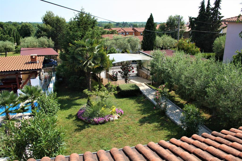 Holiday Home Magnolia Tar-Vabriga Kültér fotó