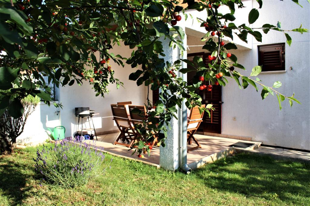 Holiday Home Magnolia Tar-Vabriga Kültér fotó